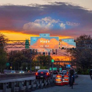 日本丰满妇女坦克性爱
